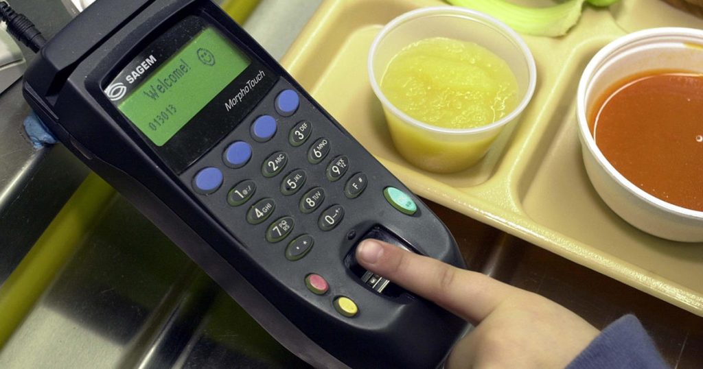 school-lunch-payment-transaction-fees-are-taking-toll-on-parents,-watchdog-finds