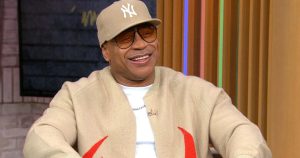 ll-cool-j-on-surprising-vmas-audience-with-public-enemy-appearance-during-performance