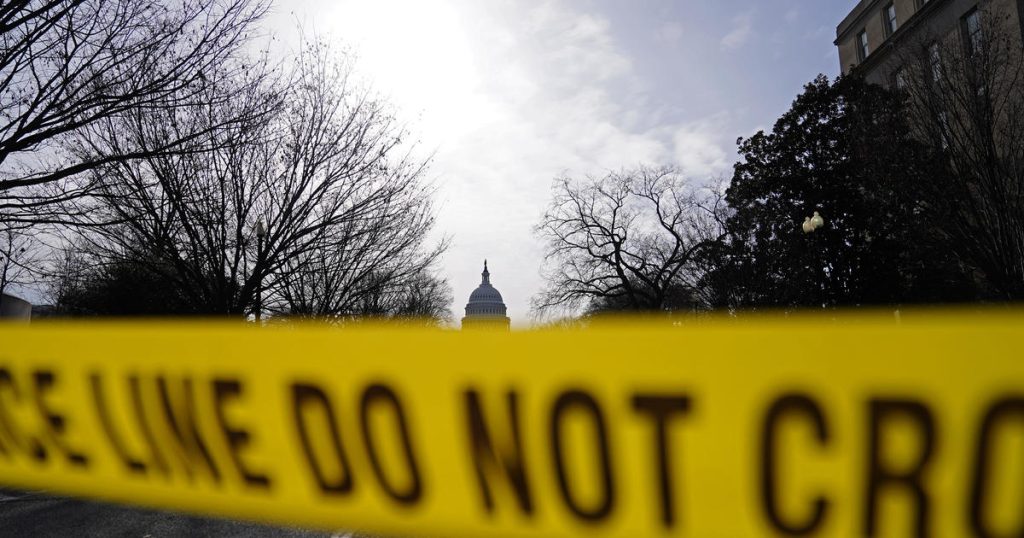 fbi-report-shows-decrease-in-violent-crime,-increase-in-motor-vehicle-theft-in-2023