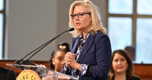 liz-cheney-campaigns-with-kamala-harris-for-first-time,-as-campaign-continues-gop-outreach