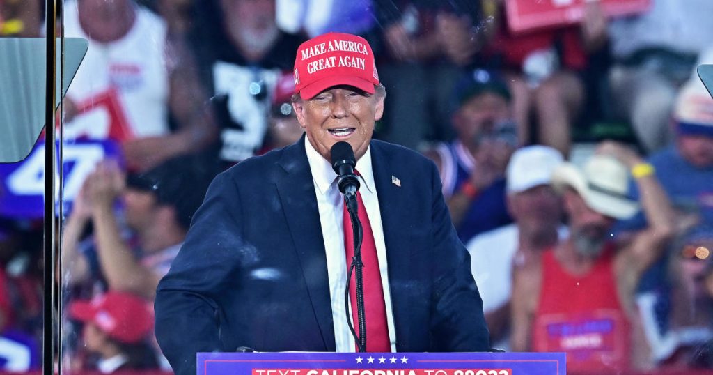 man-arrested-with-guns-near-trump-coachella-rally-had