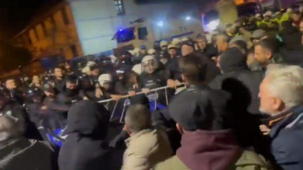 people-bring-down-police-barricades-in-dersim
