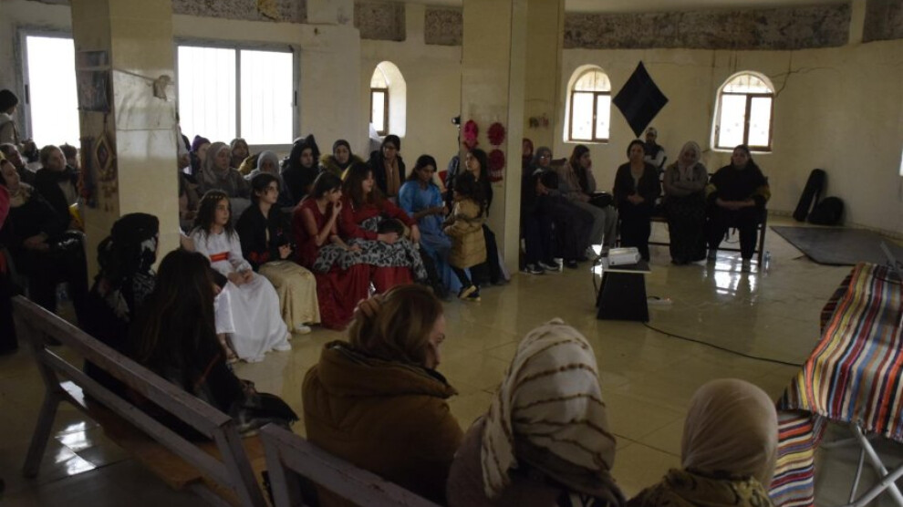 panel-in-the-women’s-village-of-jinwar-to-mark-25-november