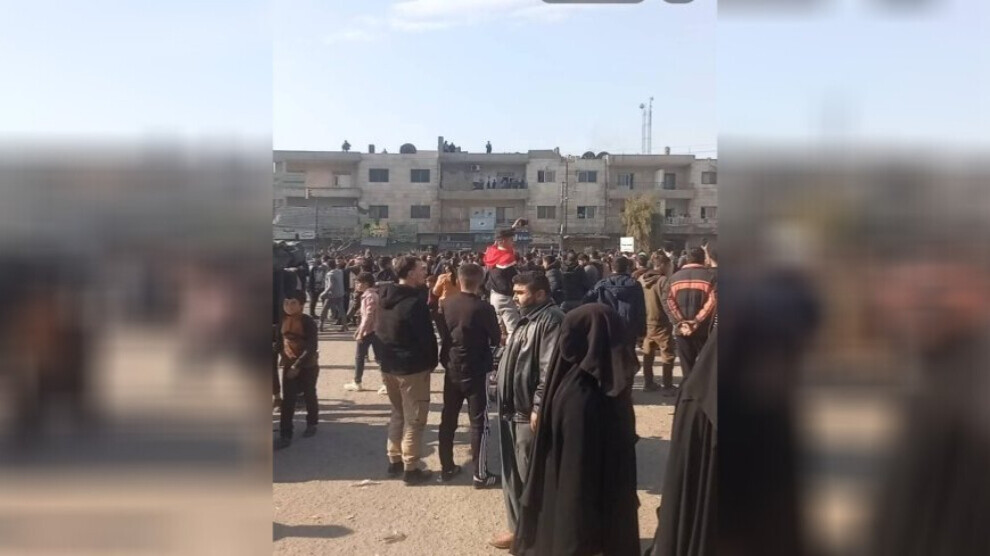 people-of-manbij-take-to-the-streets-against-turkish-backed-gangs