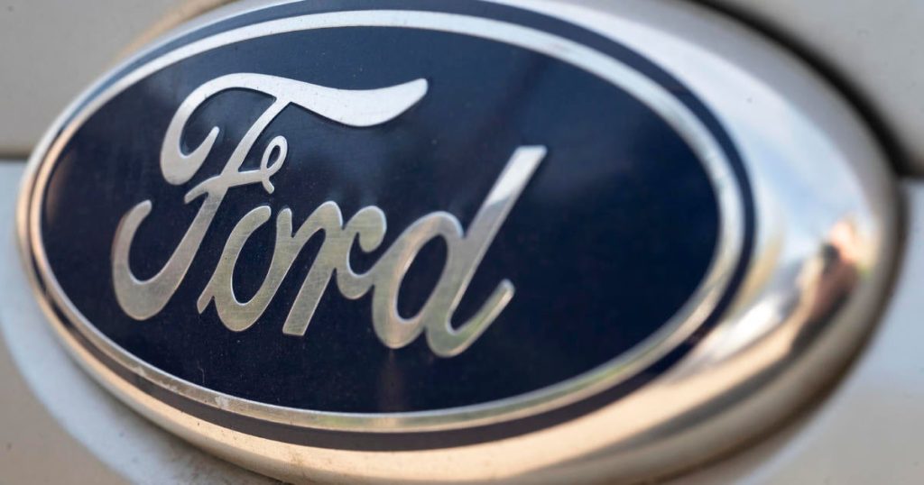 ford-recalls-nearly-300,000-f-series-trucks-over-defective-fuel-pumps