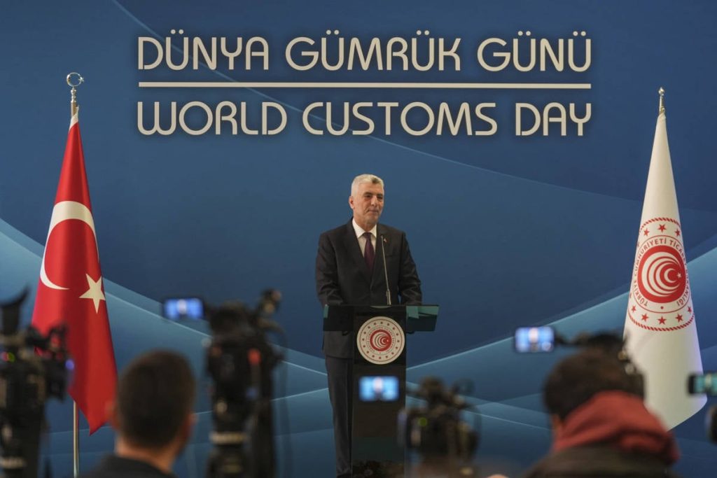 syrian-administration-to-lower-tariffs-on-products-imported-from-turkey,-says-minister