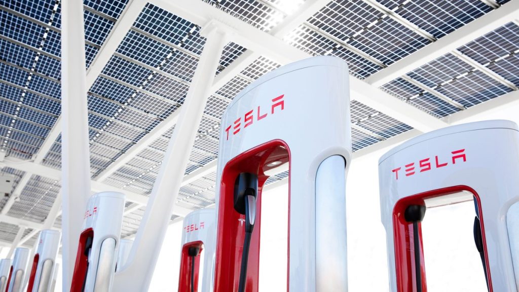 trump-admin-freezes-ev-charging-program-that-gave-tesla-millions-|-techcrunch