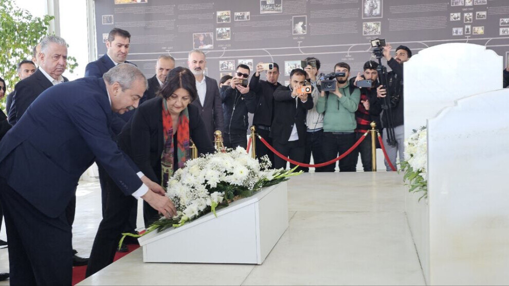 imrali-delegation-visits-the-grave-of-jalal-talabani-in-sulaymaniyah