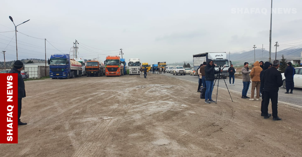 salary-protests:-kurdish-teachers-block-oil-tankers-in-al-sulaymaniyah-–-shafaq-news