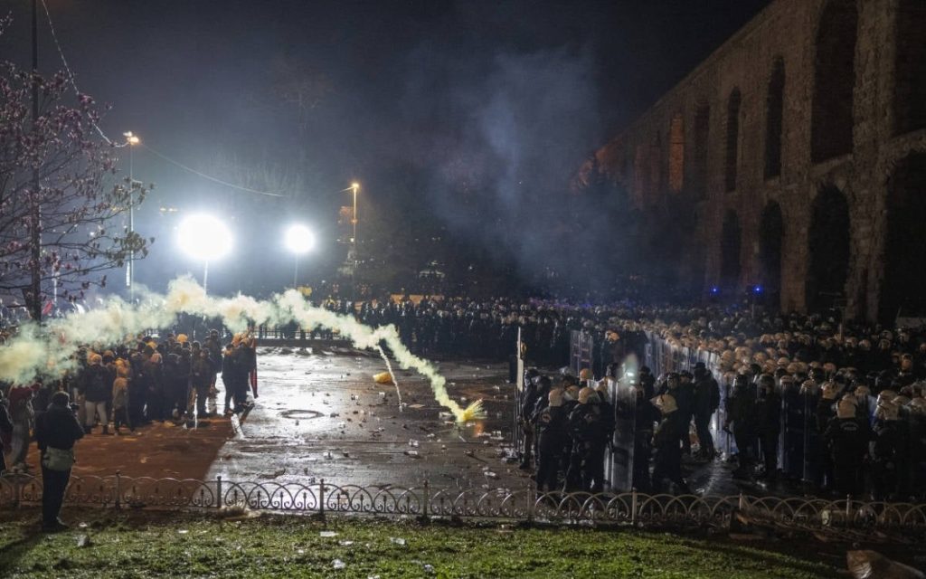 journalist-unions-condemn-police-violence-against-reporters-during-imamoglu-protests
