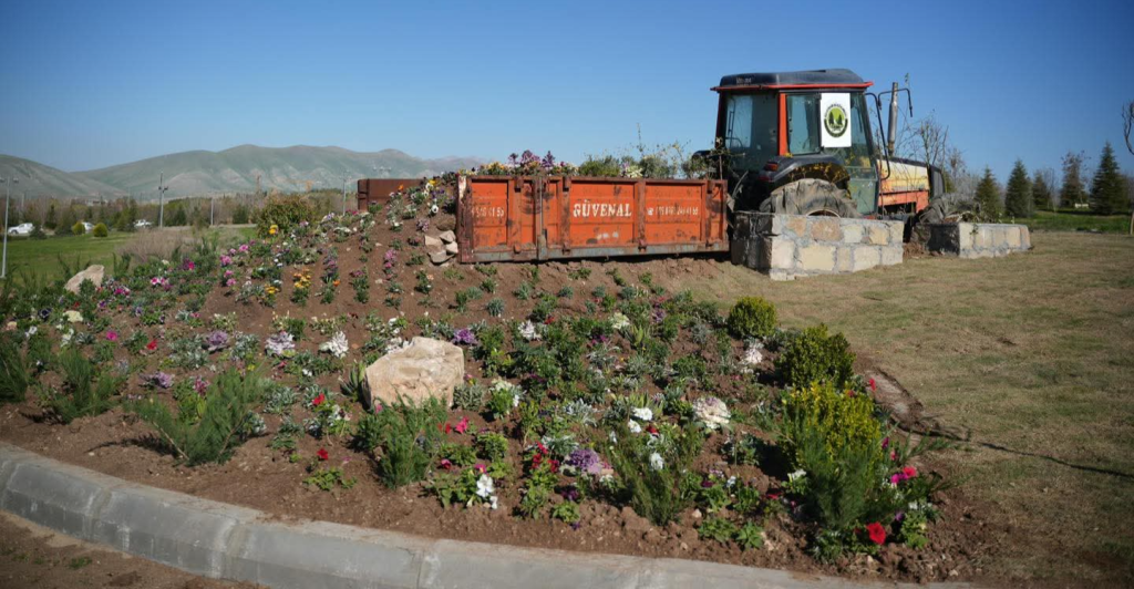 kurdistan’s-al-sulaymaniyah-beautification:-old-tractor-becomes-vibrant-nursery-–-shafaq-news