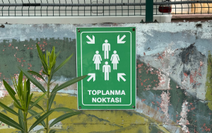 ‘nowhere-feels-safe-anyway’:-istanbulites-confused-about-earthquake-assembly-planning
