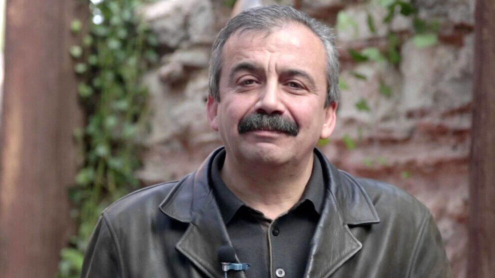 knk-pays-tribute-to-sirri-sureyya-onder