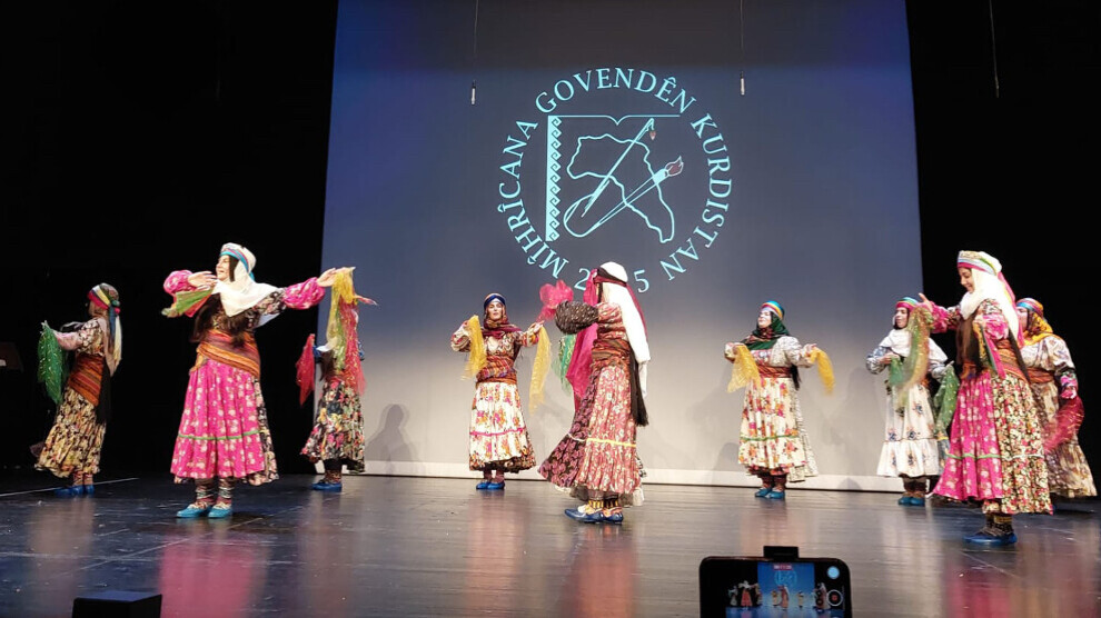 34-folklore-groups-competed-in-the-kurdish-dance-festival-in-duisburg