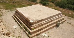ilam:-historic-shirin-and-farhad-monument-restored-in-iwan-city-–-shafaq-news
