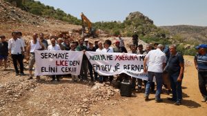 protest-against-limestone-quarrying-near-the-birkleyn-caves-in-lice