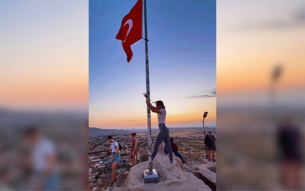 tourist’s-pole-dance-on-flagpole-prompts-investigation-for-insulting-turkish-flag