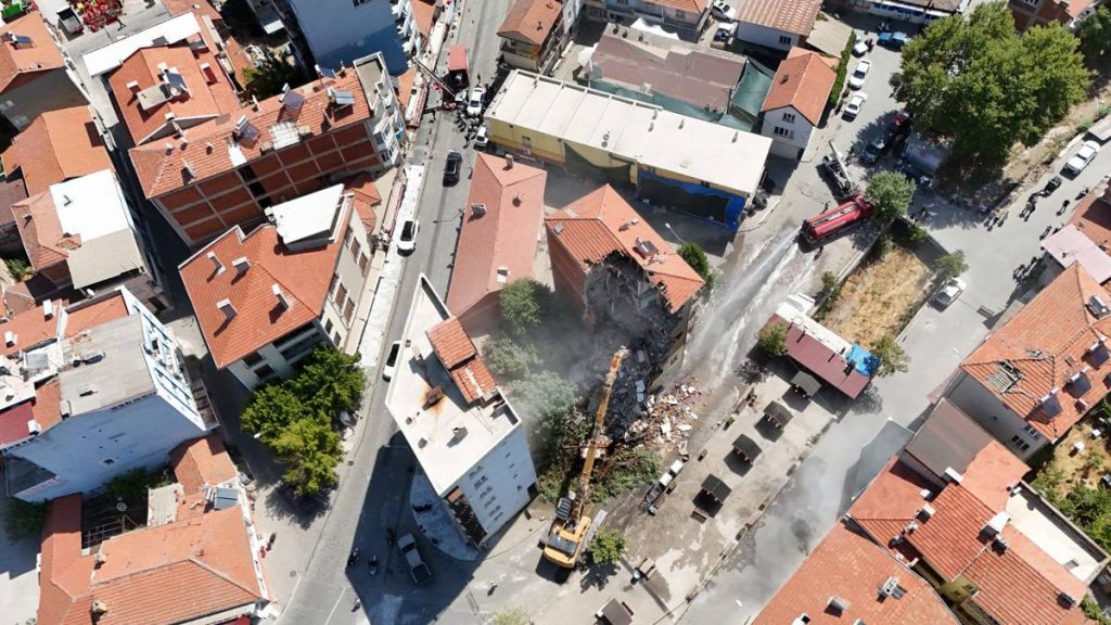 back-to-back-earthquakes-shake-turkey’s-balikesir