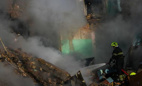 ukraine:-‘diplomatic-momentum’-at-risk-amid-large-scale-russian-strikes