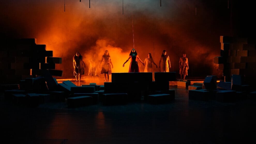 premiere-of-theater-play-“jin”-moves-audience-in-amed