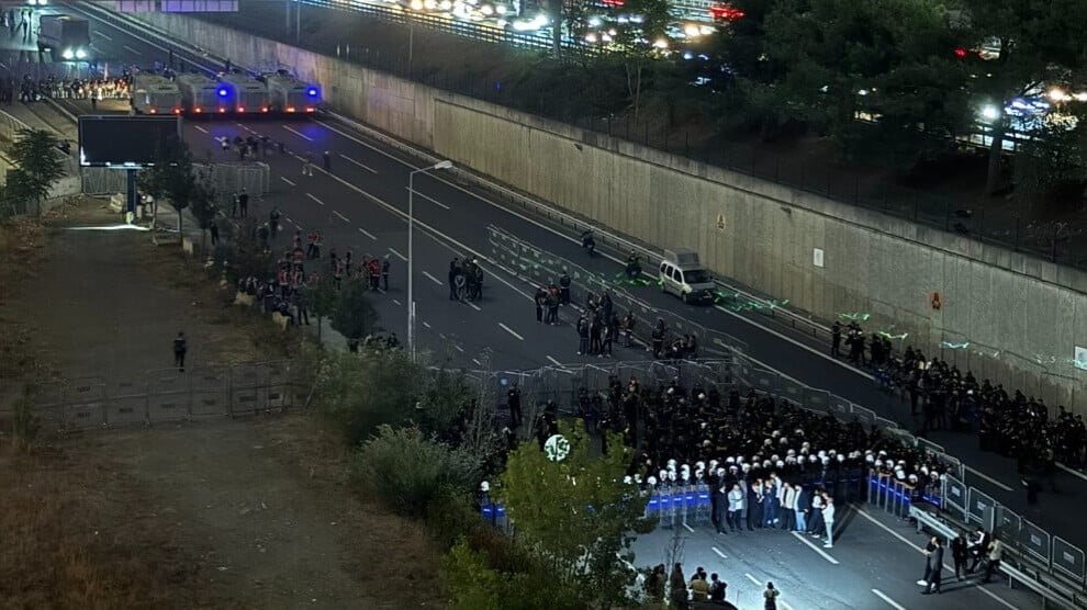 vigil-in-front-of-chp-provincial-headquarters-under-police-blockade-continues