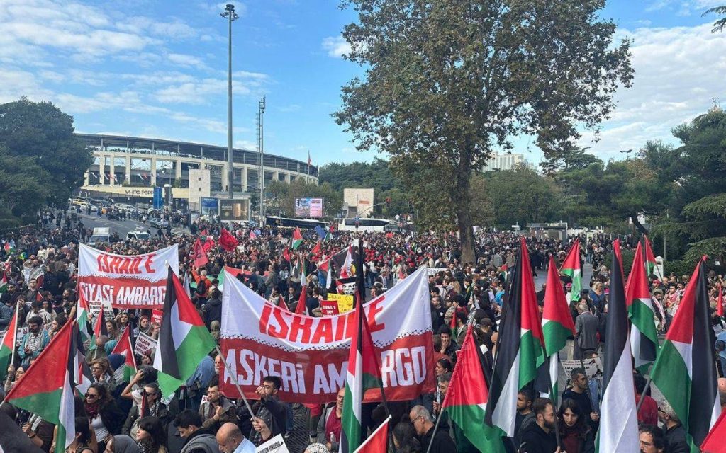 thousands-raise-their-voices-in-istanbul,-demanding-‘full-embargo’-on-israel