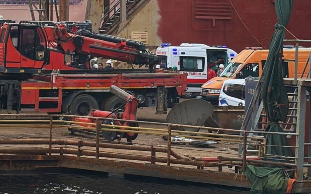 one-worker-killed,-four-injured-in-istanbul-shipyard-explosion