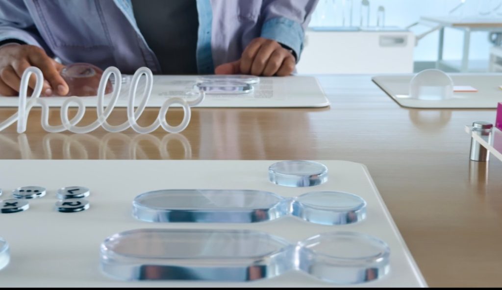 apple-will-let-users-roll-back-the-liquid-glass-look-with-new-‘tinted’-option-|-techcrunch