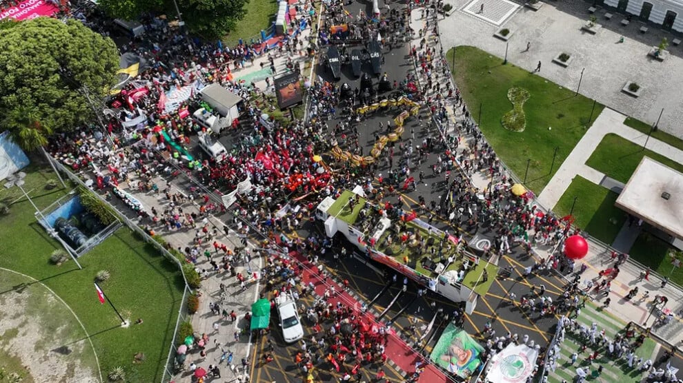 belem’de-binlerce-kisi-iklim-adaleti-icin-yurudu