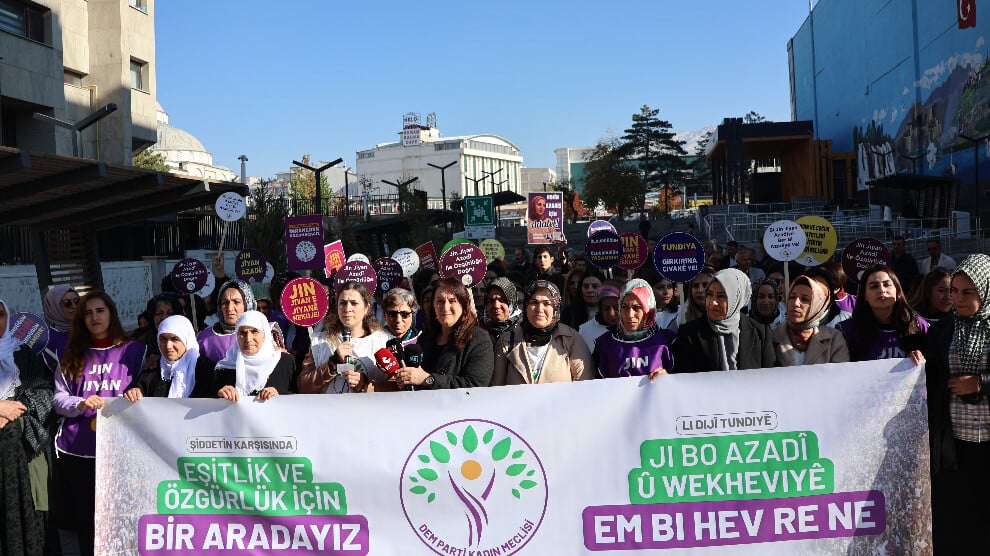 kadinlar-alanlarda:-sokaklar-bizimdir,-mucadelemiz-mesrudur