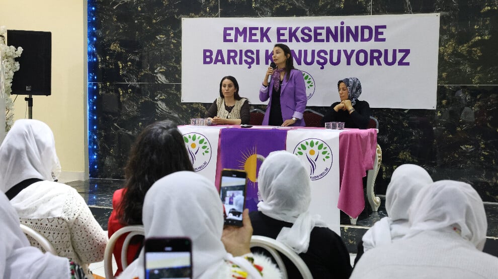 dilok’ta-kadin-bulusmasi:-surecin-basarisi-icin-7-24-calisacak,-daha-cok-orgutlenecegiz