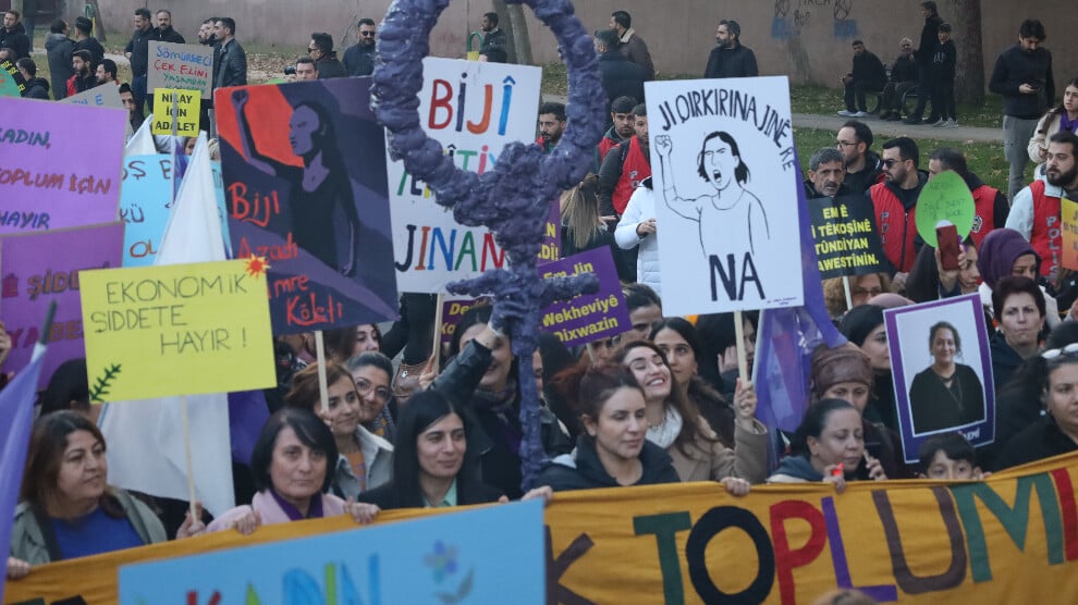 amedli-kadinlardan-‘demokratik-toplumla-siddetsiz-ozgur-yasama’-cagrisi