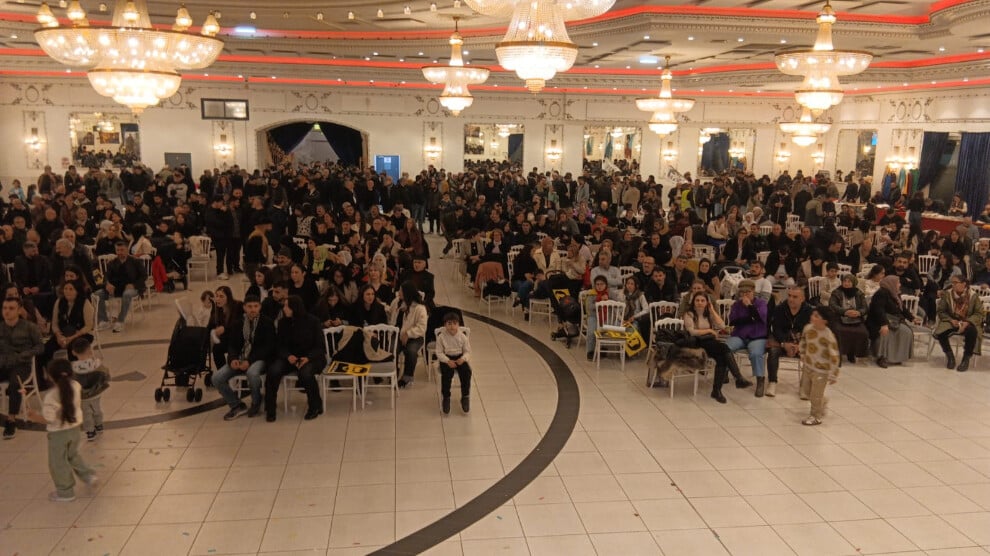 paris’te-ulusal-direnis-bayrami-coskuyla-kutlandi