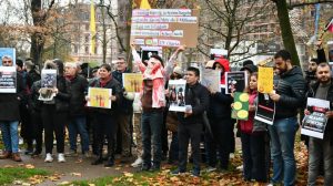 frankfurt’ta-suriye’deki-alevilere-yonelik-saldirilara-protesto