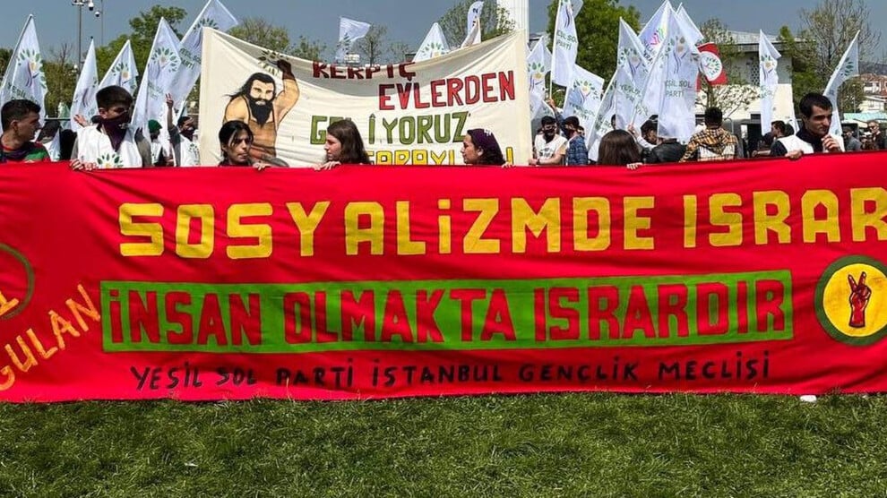 devrimler-cagi,-negatif-devrimler-cagina-nasil-donustu?