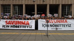 ‘savunmaya-ozgurluk’-nobeti:-‘karanliga-razi-gelmeyecegiz’
