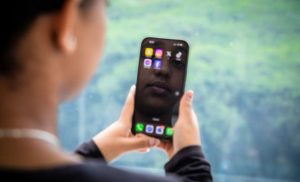 social-media:-age-related-bans-won’t-keep-kids-safe,-unicef-warns