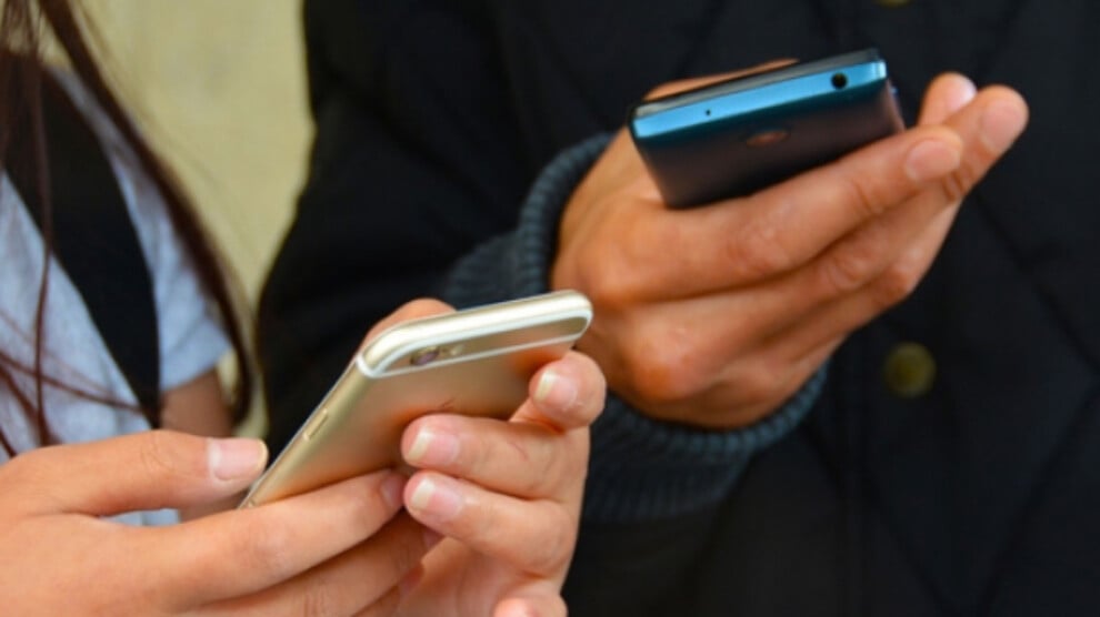 israil,-ilkokullarda-cep-telefonu-kullanimini-yasakladi