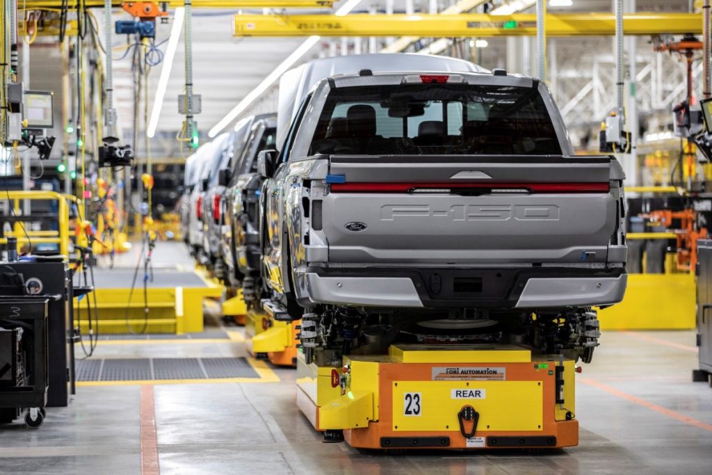 ford’s-next-f-150-lightning-will-have-a-gas-generator-as-it pivots-away-from-large-evs -|-techcrunch