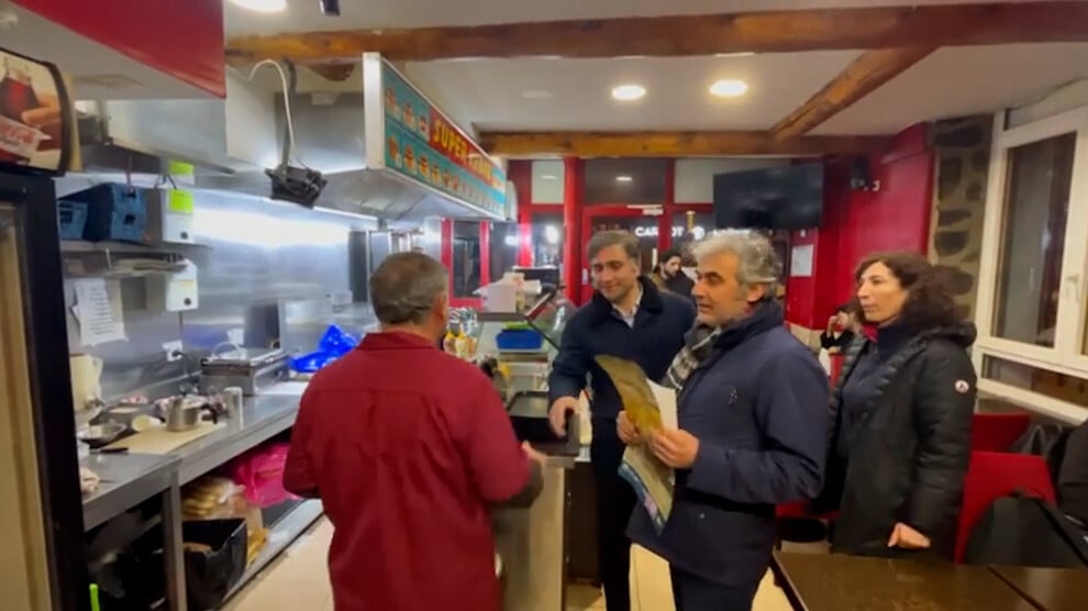 23-aralik-anmasi-oncesi-paris’in-bircok-merkezinde-halk-ziyaretleri