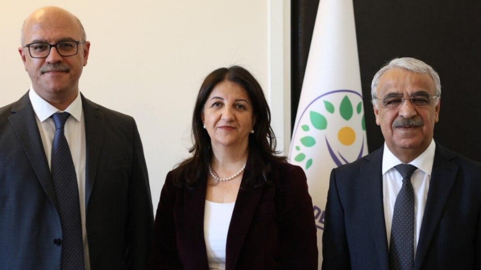 imrali-heyeti-–-akp-gorusmesi:-baris-hukuksuz-olmaz