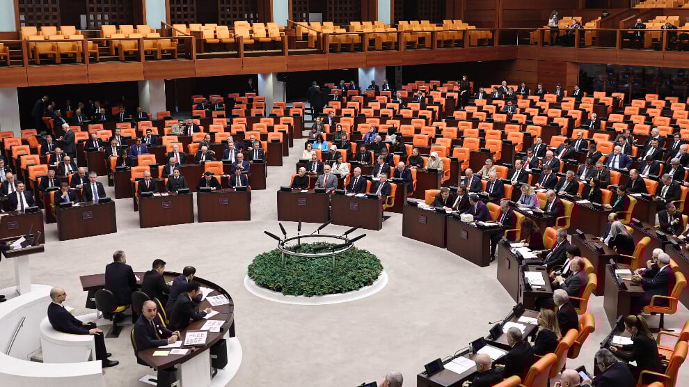 siyasi-tutsaklari-kapsam-disi-birakan-yargi-paketi-kabul-edildi