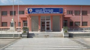 ohd-raporu:-cezaevlerinde-iskence-iddialari-artiyor