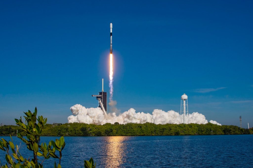 spacex-gets-fcc-approval-to-launch-7,500-more-starlink-satellites-|-techcrunch
