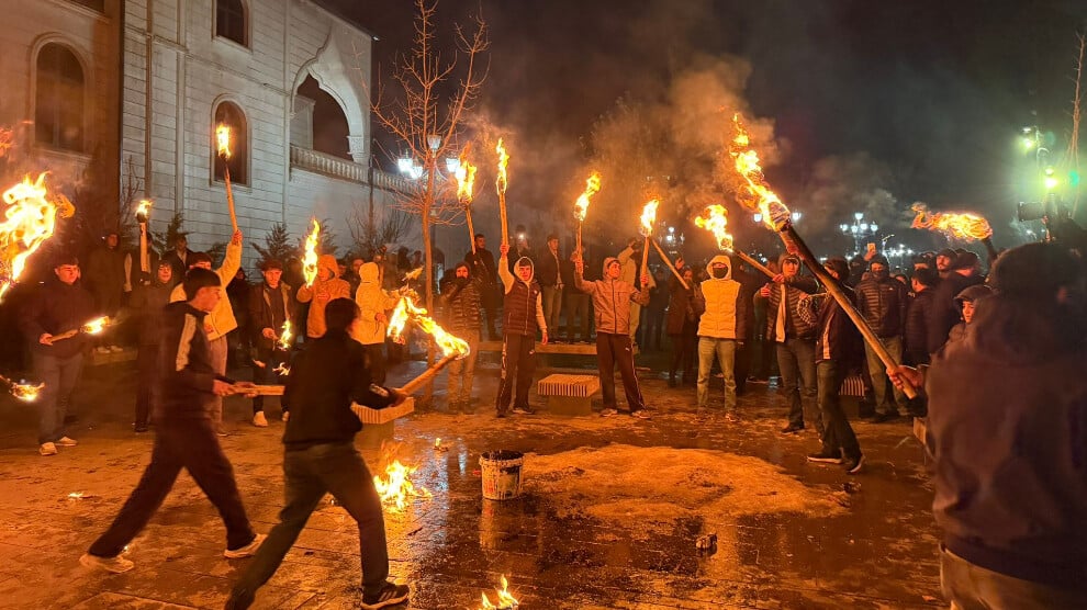 bircok-kentte-halep-saldirilari-protesto-edildi,-rojava-direnisi-selamlandi