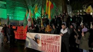 freiburg’da-rojava’ya-destek-mitingi:-birlikteyiz,-vazgecmiyoruz”