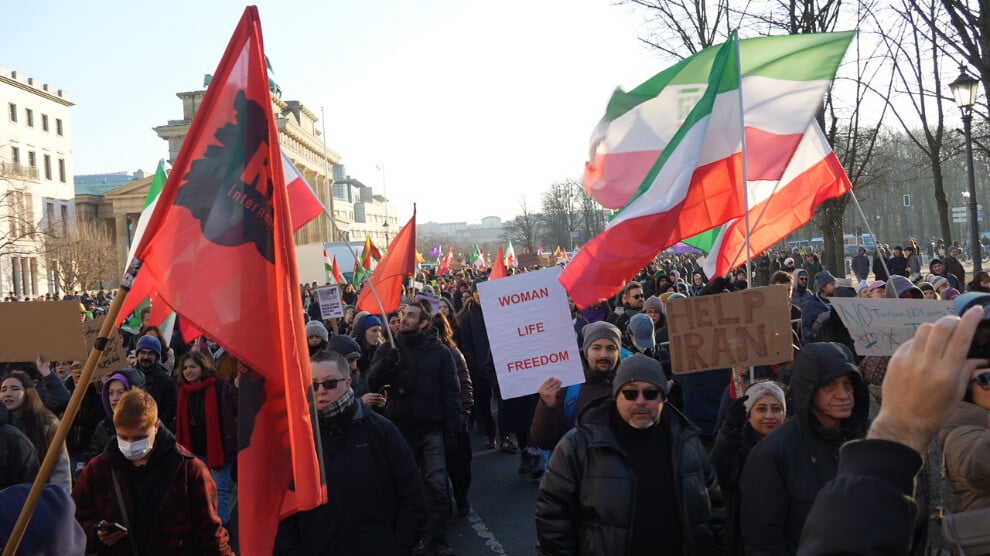 berlin’de-rojhilat-halkiyla-dayanisma-eylemi