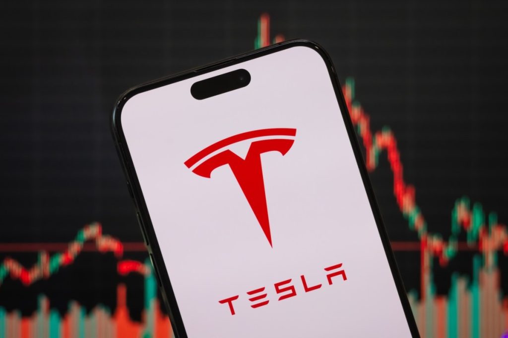 elon-musk-says-tesla’s-restarted-dojo3-will-be-for-‘space-based-ai-compute’-|-techcrunch