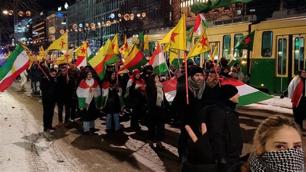 kurtler-ve-dostlari-helsinki’de-rojava-icin-yurudu