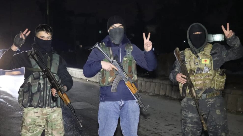 rojava-halki-geceyi-nobet-tutarak-geciriyor